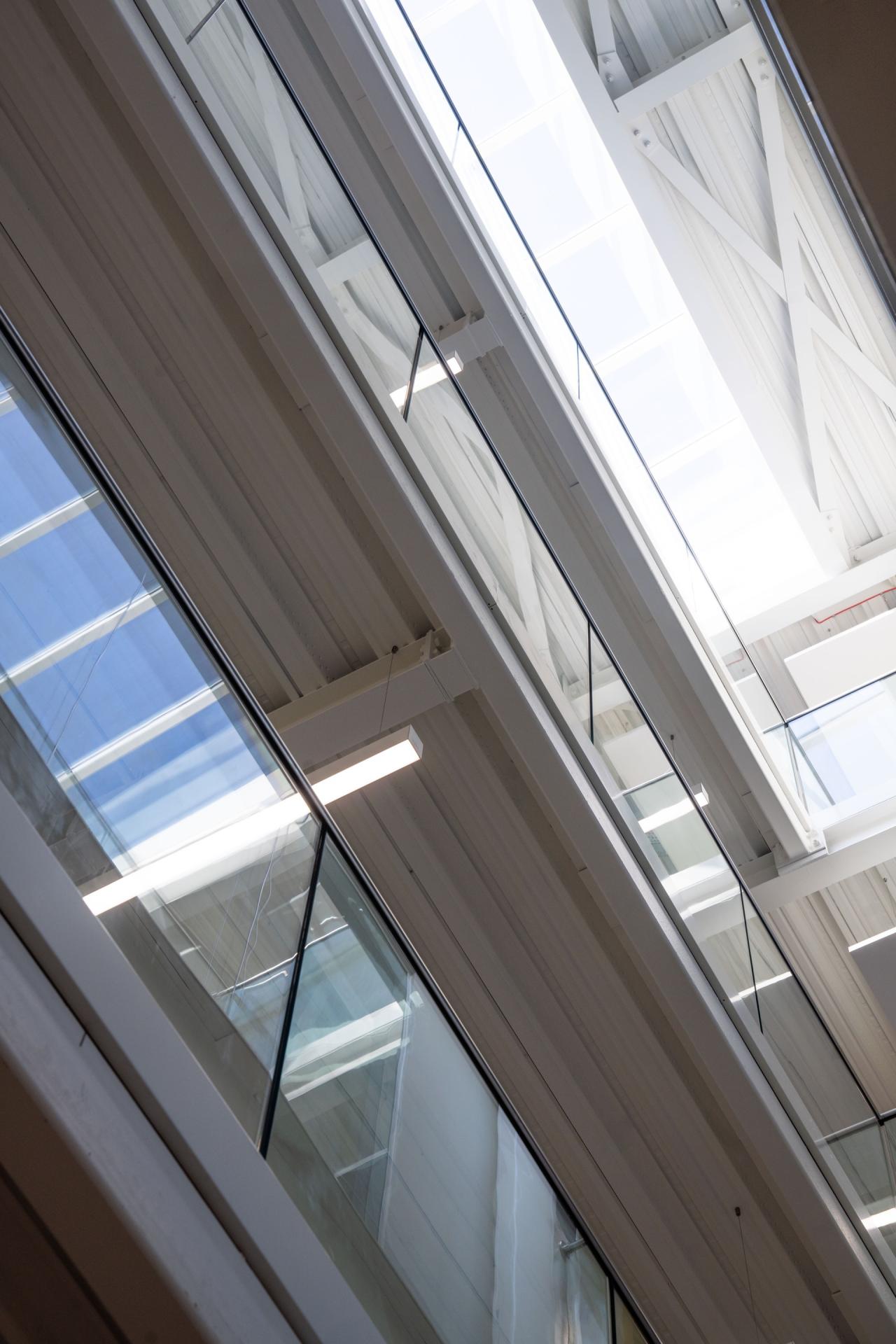 BIM建筑|诺维奇城市学院数字技术工厂 / Coffey Architects