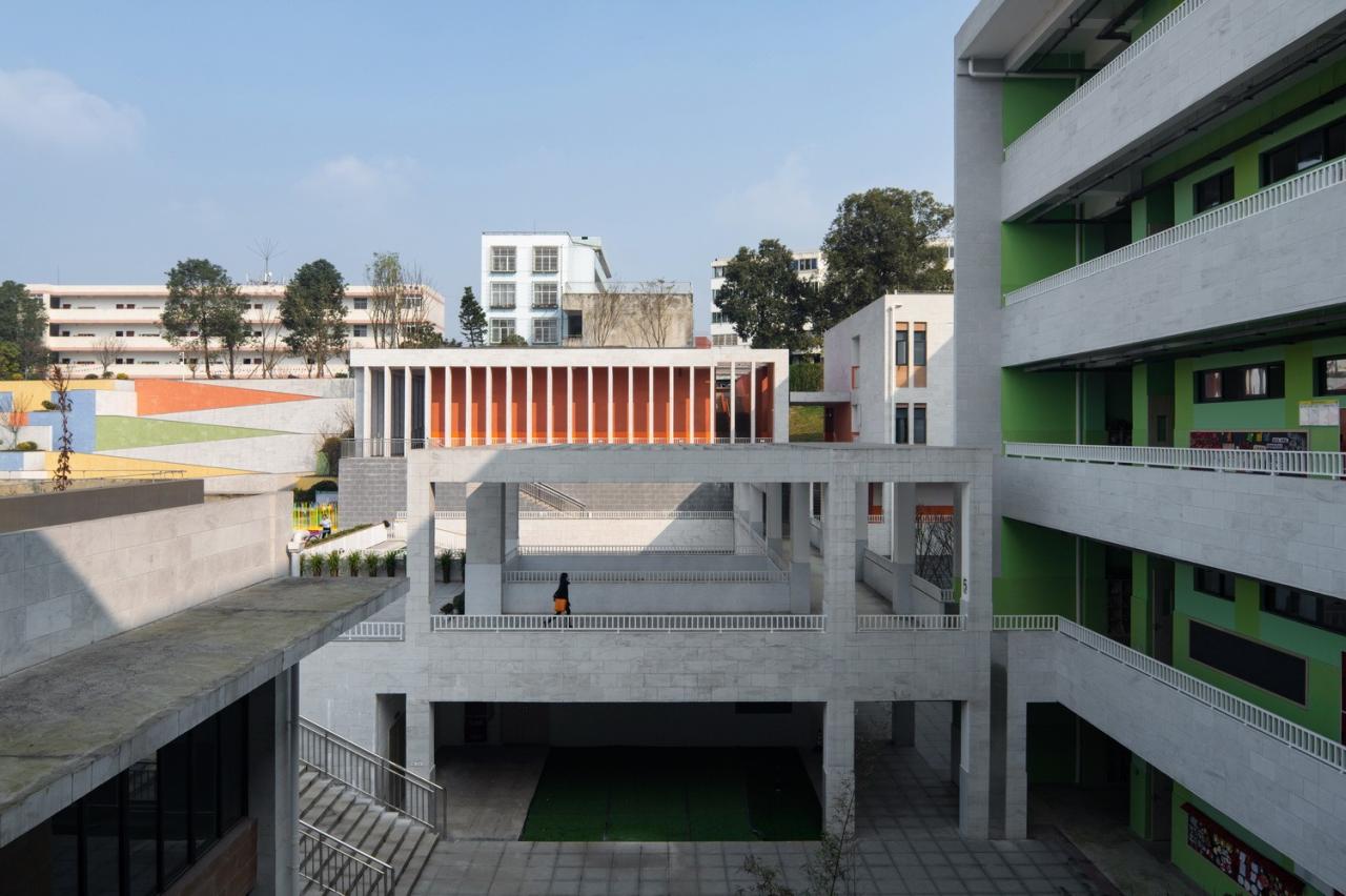 BIM建筑|黄甲小学扩建项目——秩序几何 / 本末建筑