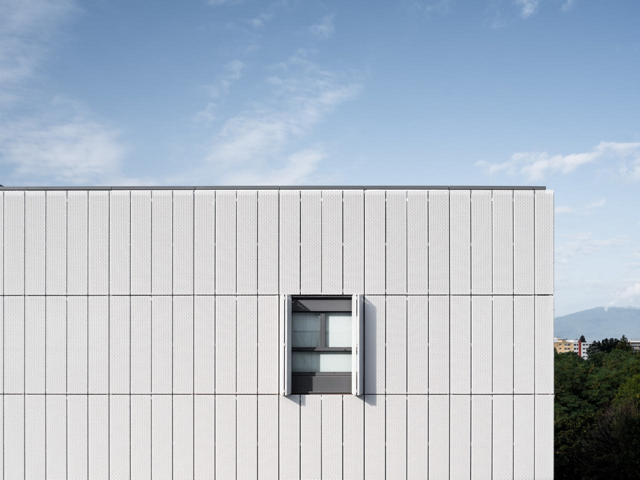 BIM建筑|莫里永学生宿舍 / 隈研吾建筑都市设计事务所 + CCHE