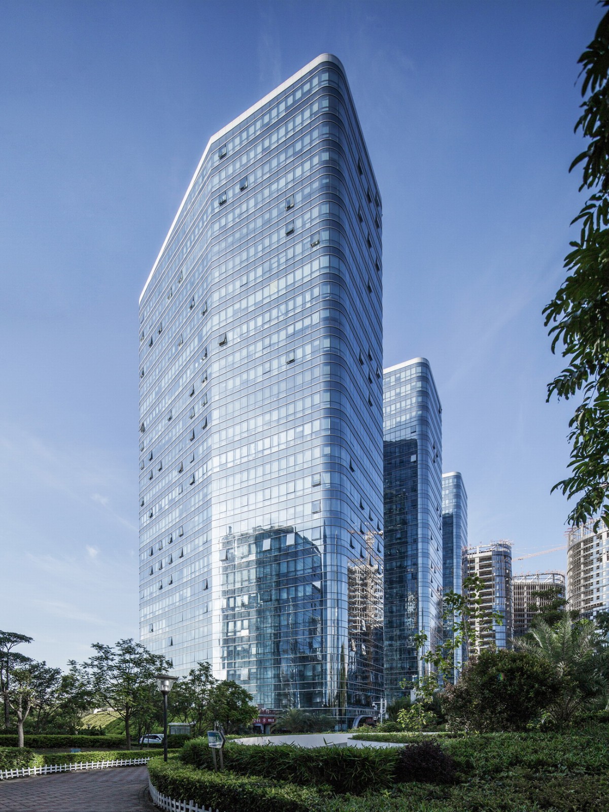 BIM建筑|南方大学科技园和B1塔楼 / Saltans Architects