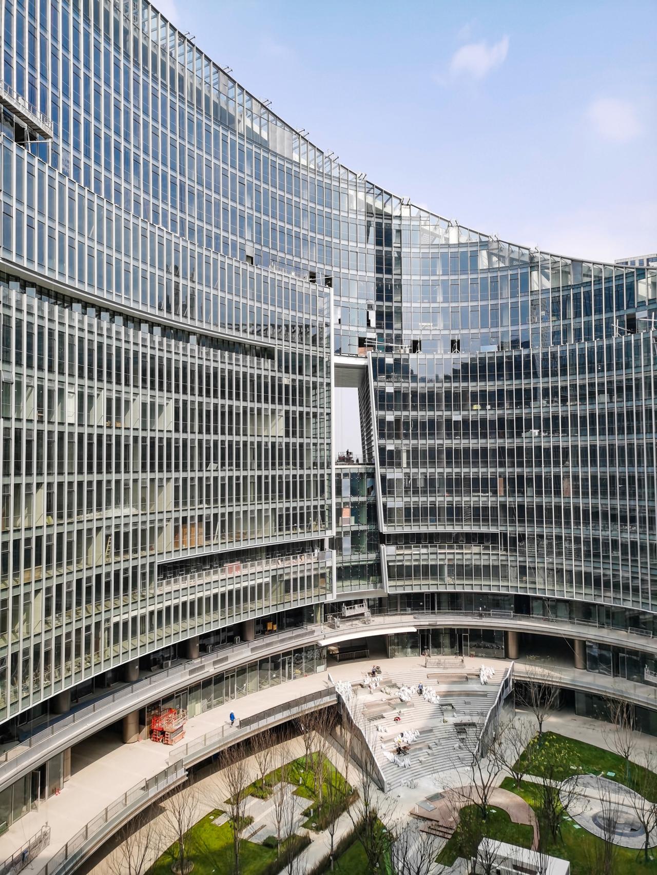 BIM建筑|成都高新万科中心——高新区的城市花园 / Laguarda.Low Architects