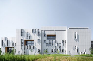 BIM建筑|莫里永学生宿舍 / 隈研吾建筑都市设计事务所 + CCHE-BIM建筑网