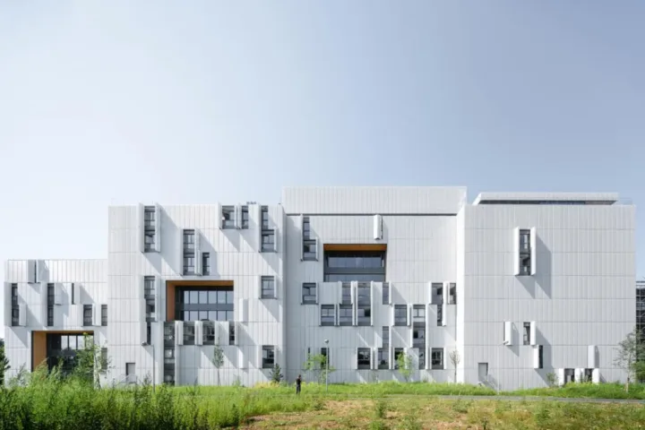 BIM建筑|莫里永学生宿舍 / 隈研吾建筑都市设计事务所 + CCHE