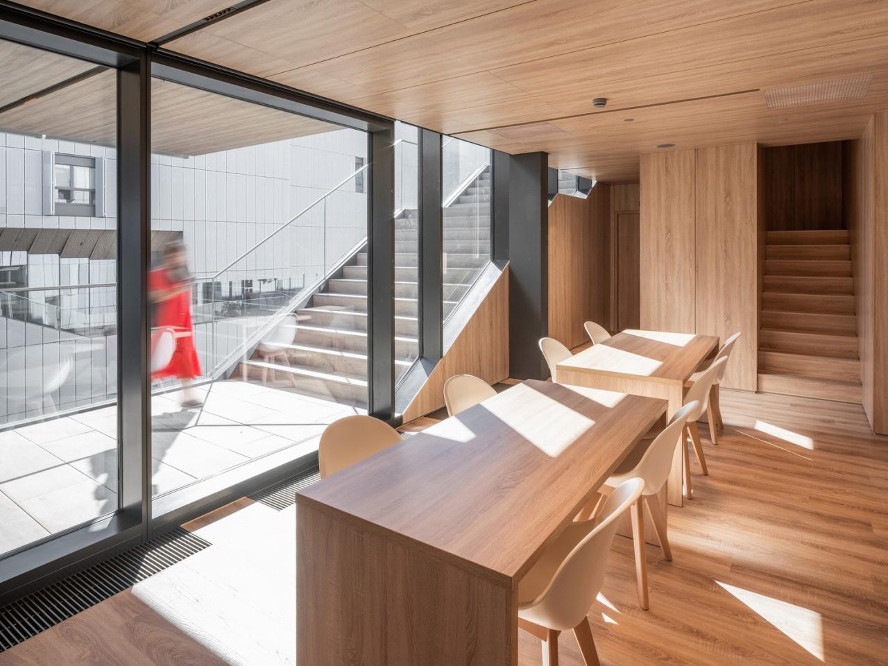 BIM建筑|莫里永学生宿舍 / 隈研吾建筑都市设计事务所 + CCHE