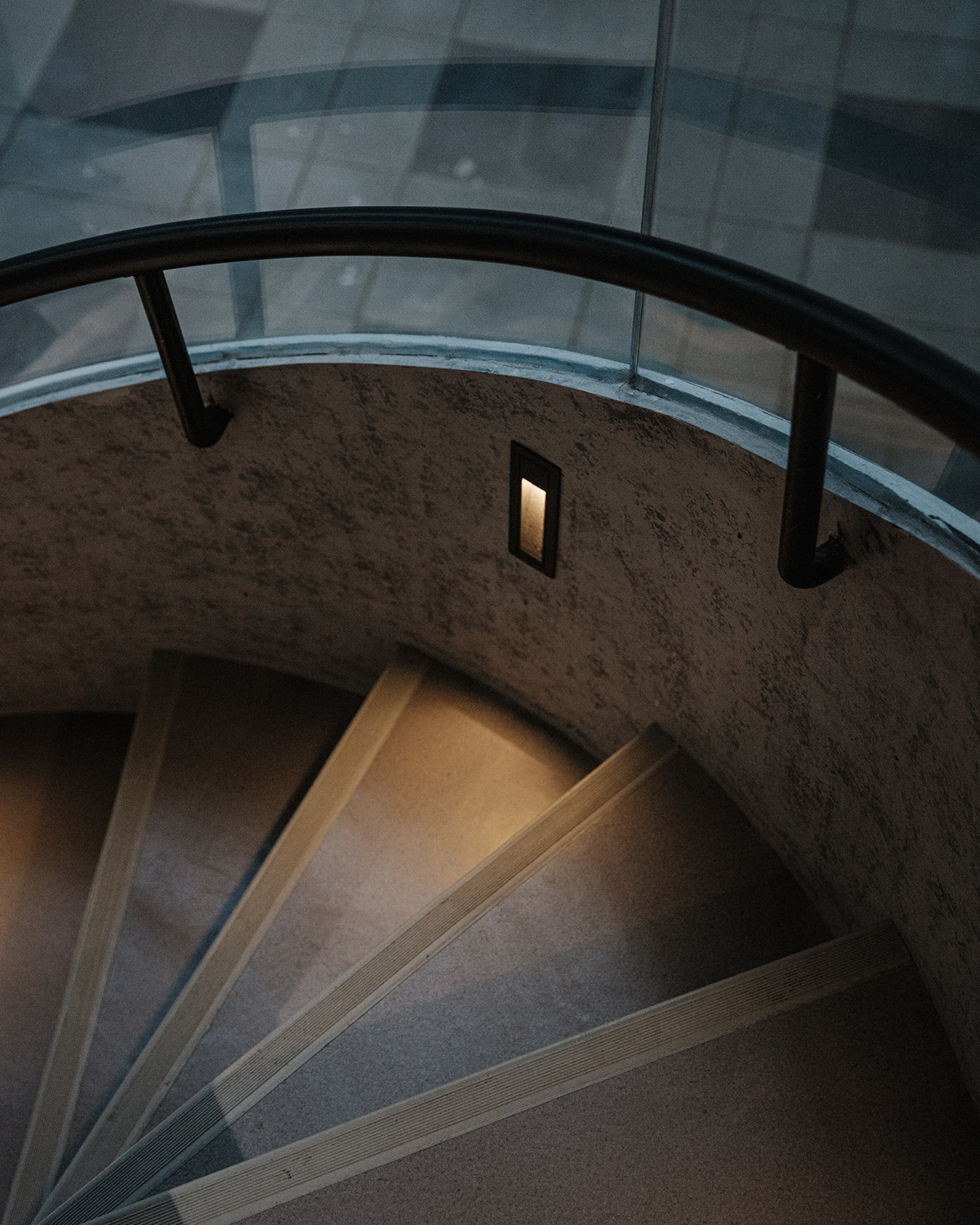 BIM建筑|Wine ahead - 歪头进来，慢慢摇摆 / itD studio