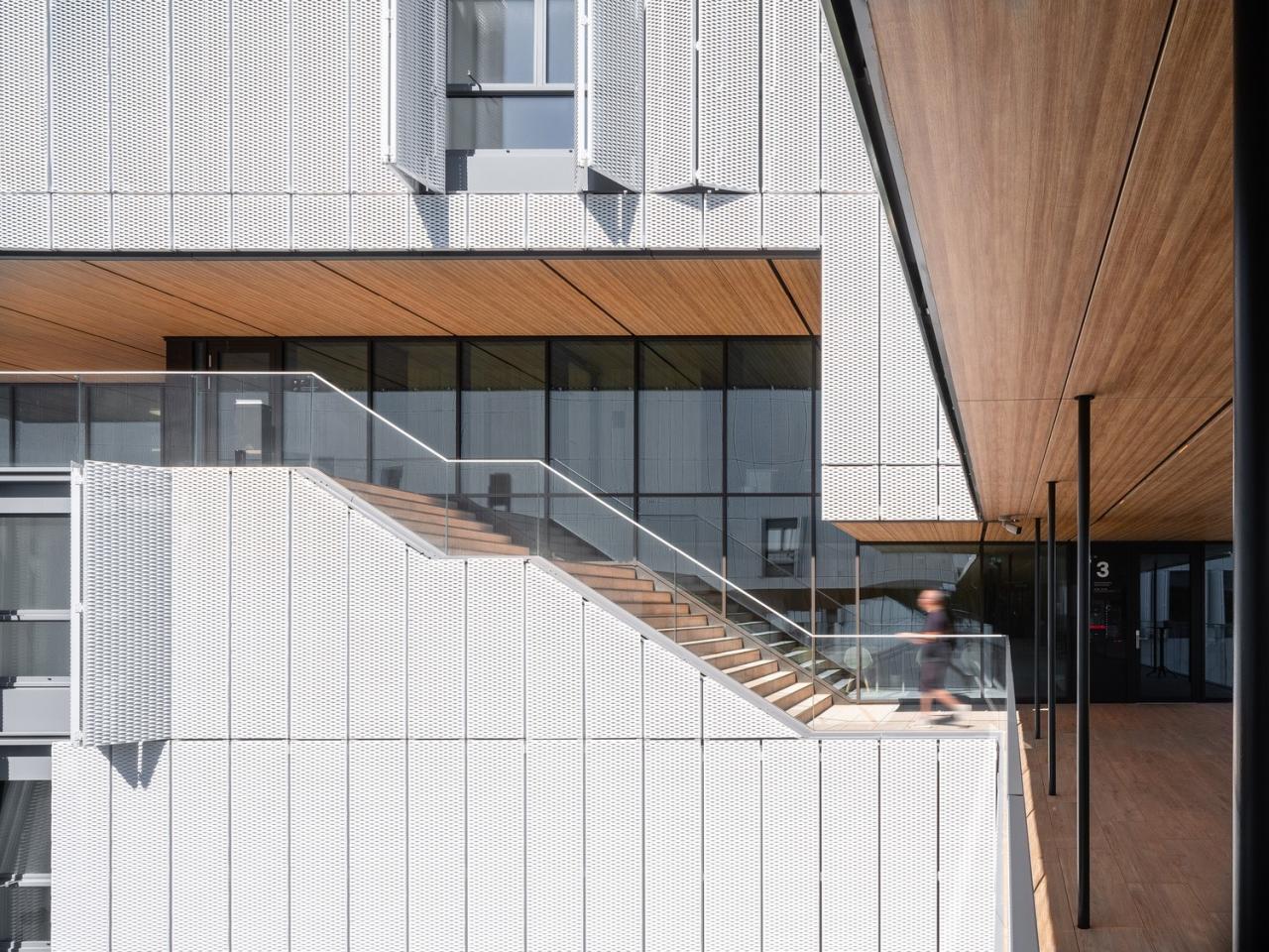 BIM建筑|莫里永学生宿舍 / 隈研吾建筑都市设计事务所 + CCHE