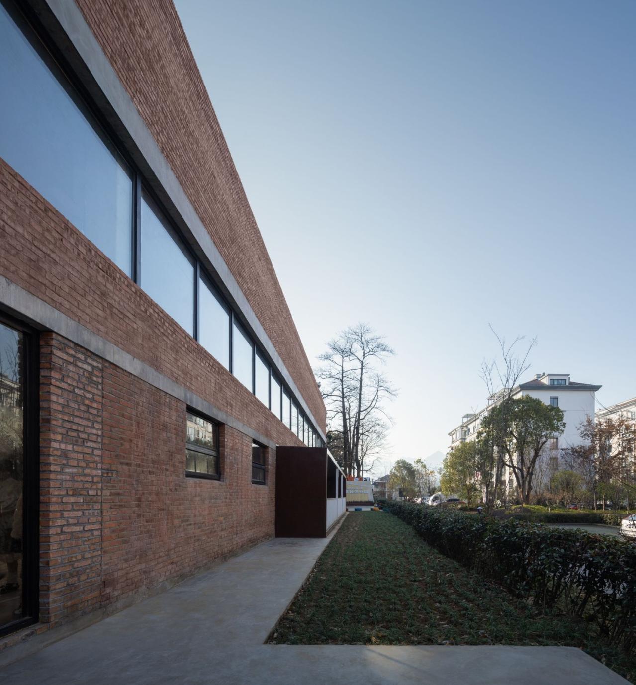 BIM建筑|龙游溪口镇乡村未来社区多功能体育馆+陶瓷专家工作站改造 / 上海严旸建筑设计工作室