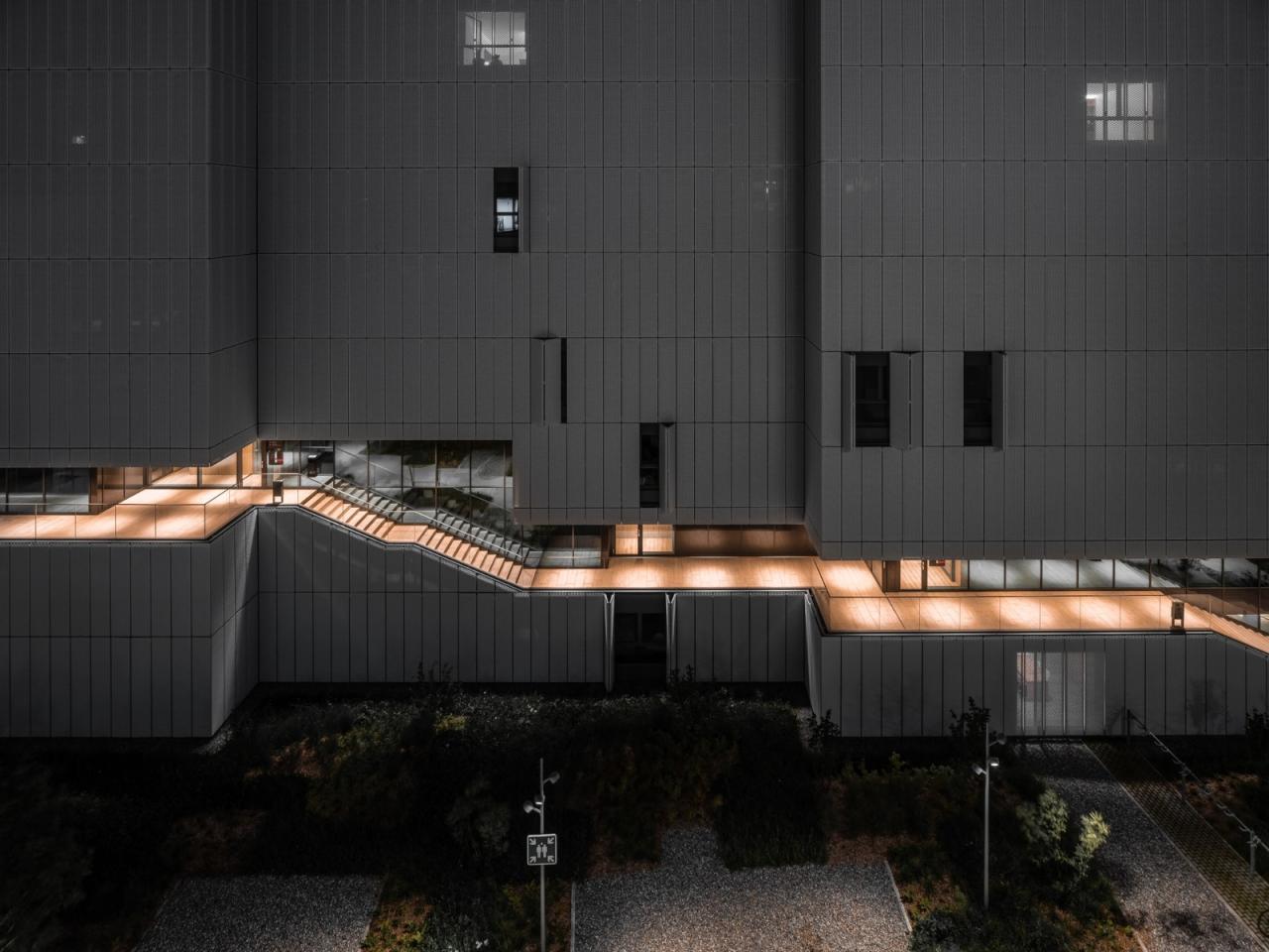 BIM建筑|莫里永学生宿舍 / 隈研吾建筑都市设计事务所 + CCHE