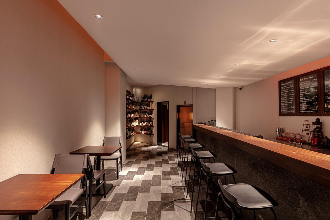 BIM建筑|Wine ahead - 歪头进来，慢慢摇摆 / itD studio