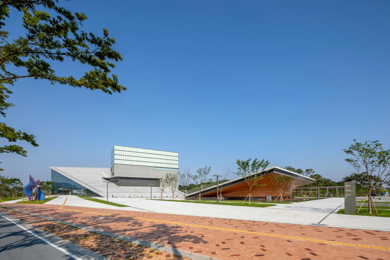 BIM建筑|掀起大地，世宗文化艺术会馆 / Designcamp Moonpark dmp