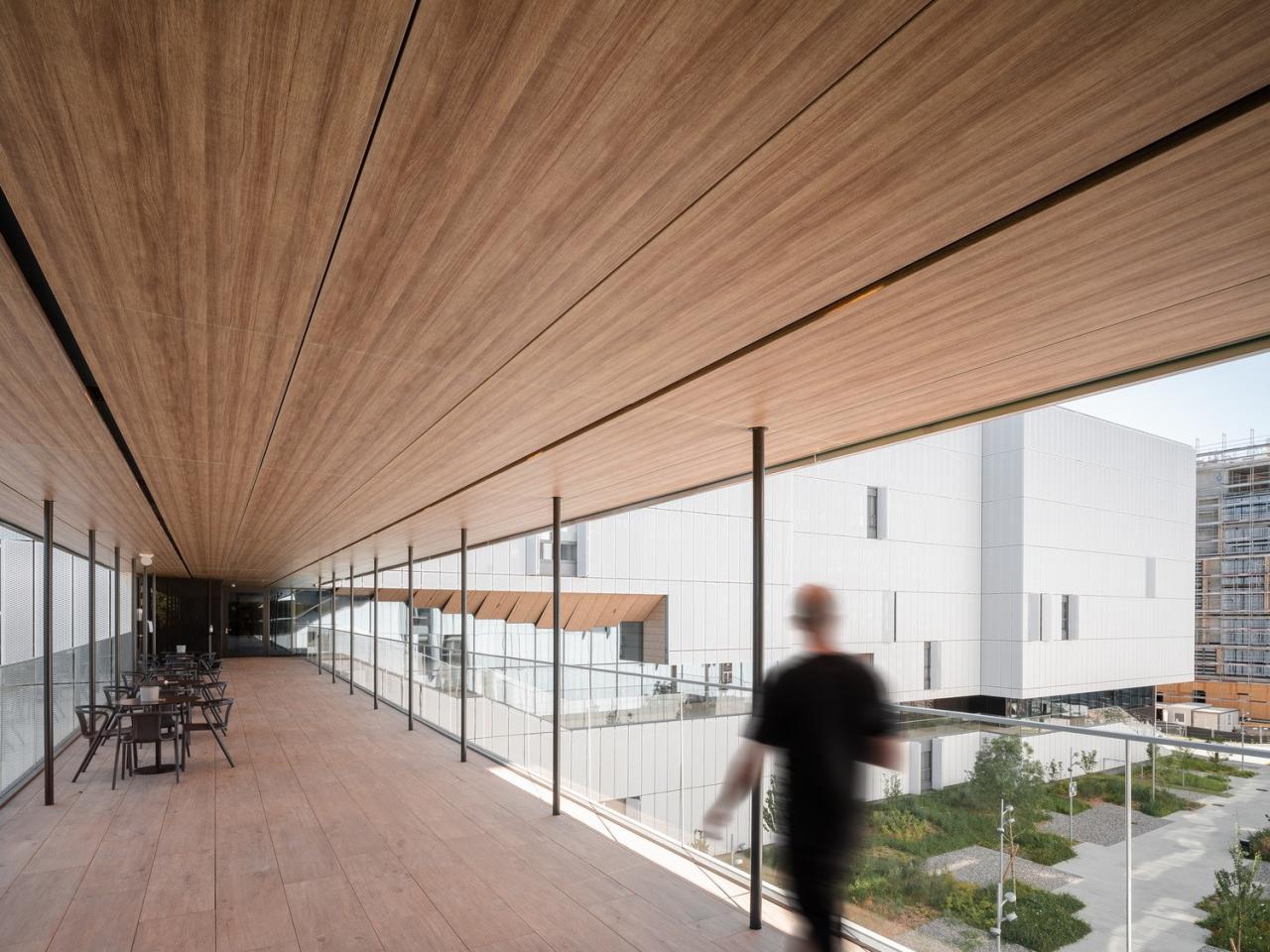 BIM建筑|莫里永学生宿舍 / 隈研吾建筑都市设计事务所 + CCHE