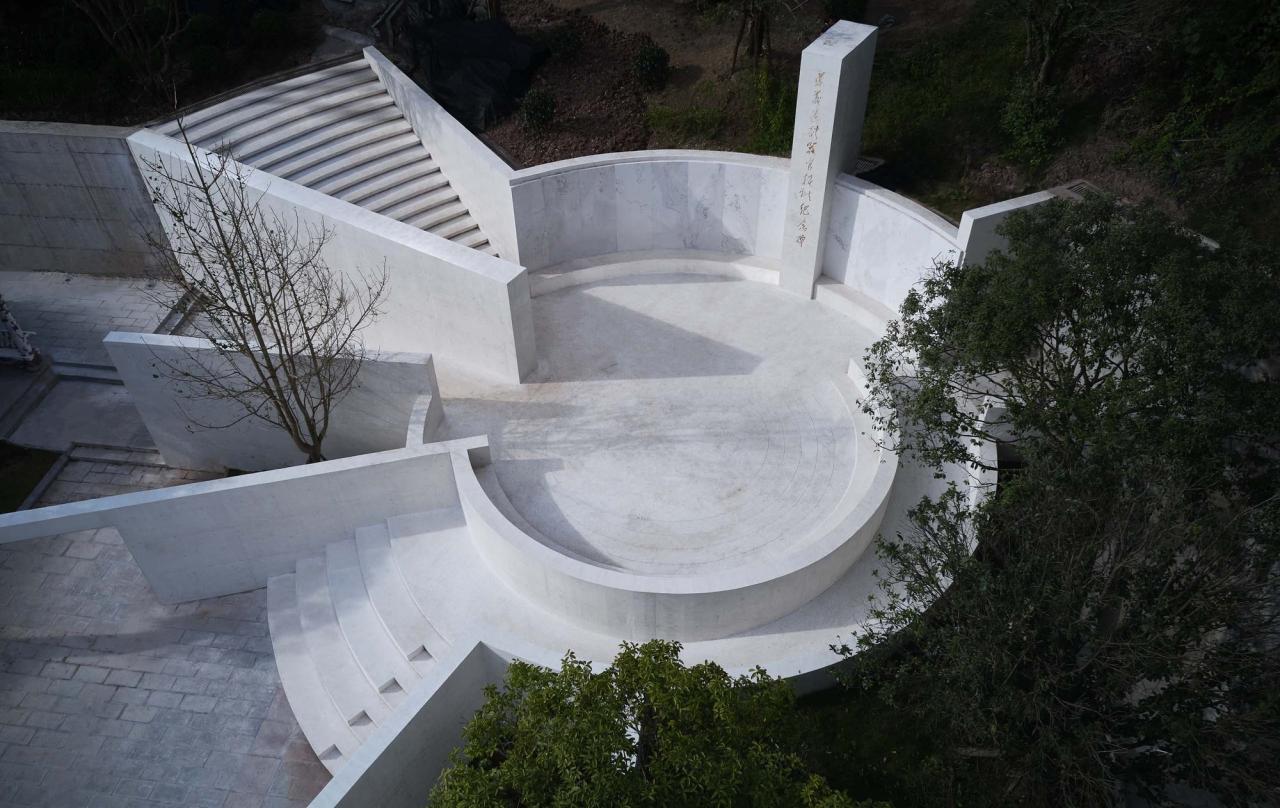 BIM建筑|遵义遗体器官捐献纪念碑 / 麟和建筑工作室