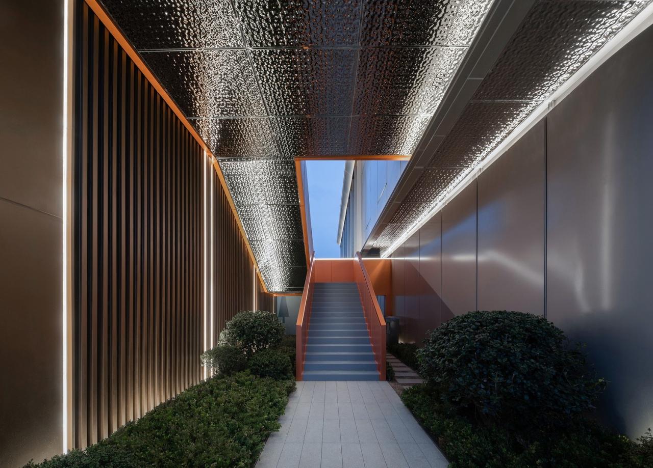 BIM建筑|流动魅力的艺术邂逅 如东金地至尚 ▪ 展示中心 / 成执设计