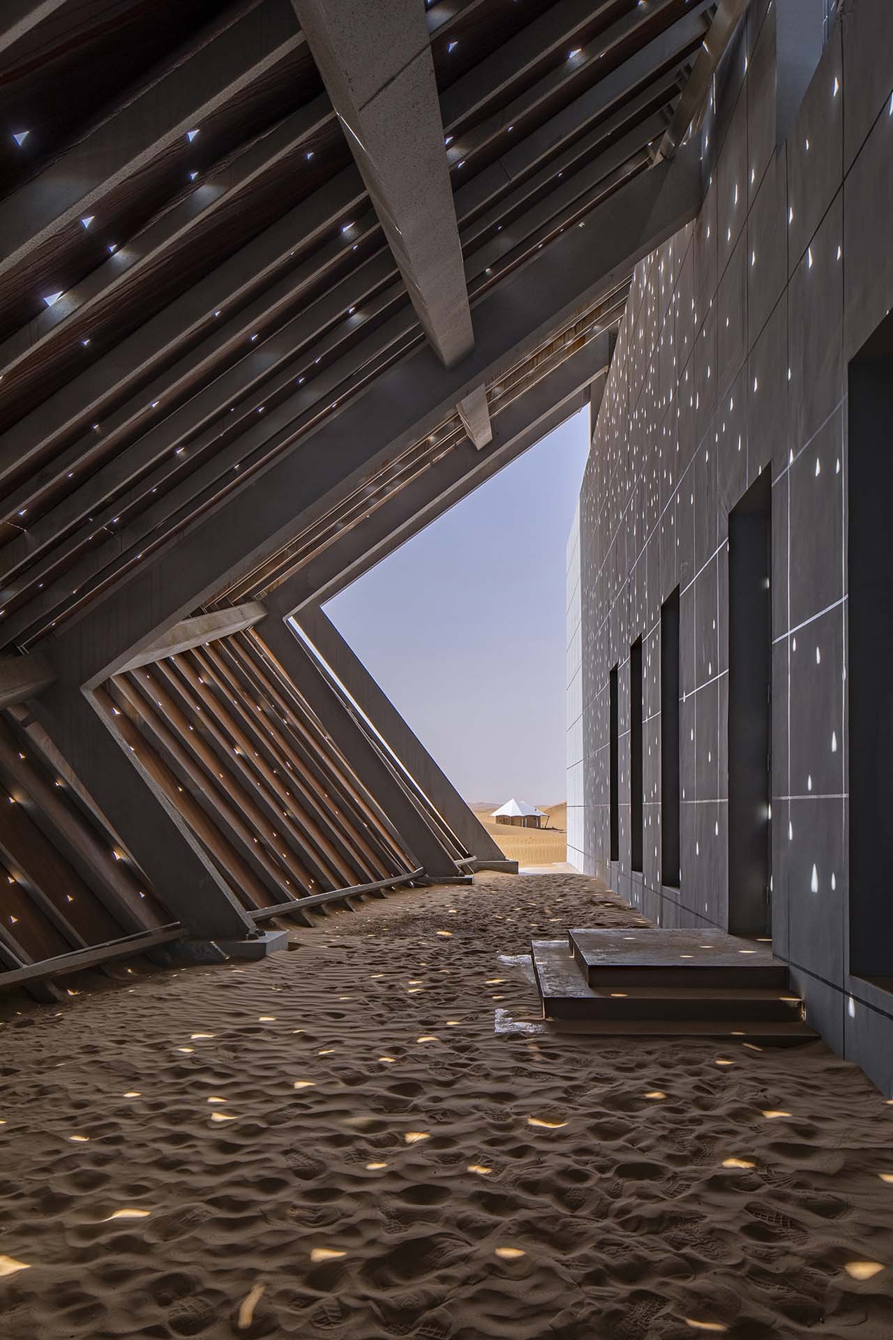 BIM建筑|大漠星河营地接待中心 / 三文建筑