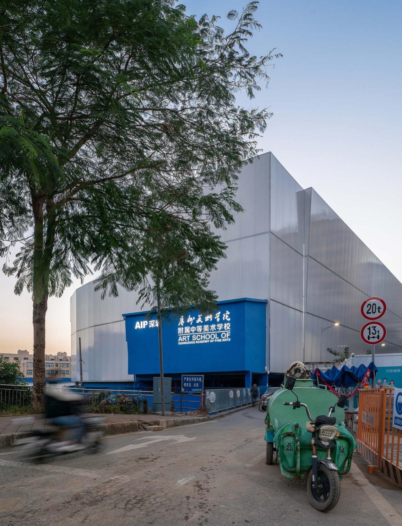 BIM建筑|深圳蓝白艺术院校 / 万社设计