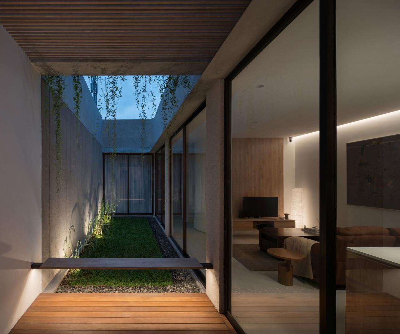 BIM建筑|狭长地形下的独立住宅：YD 住宅 / Isso Architects