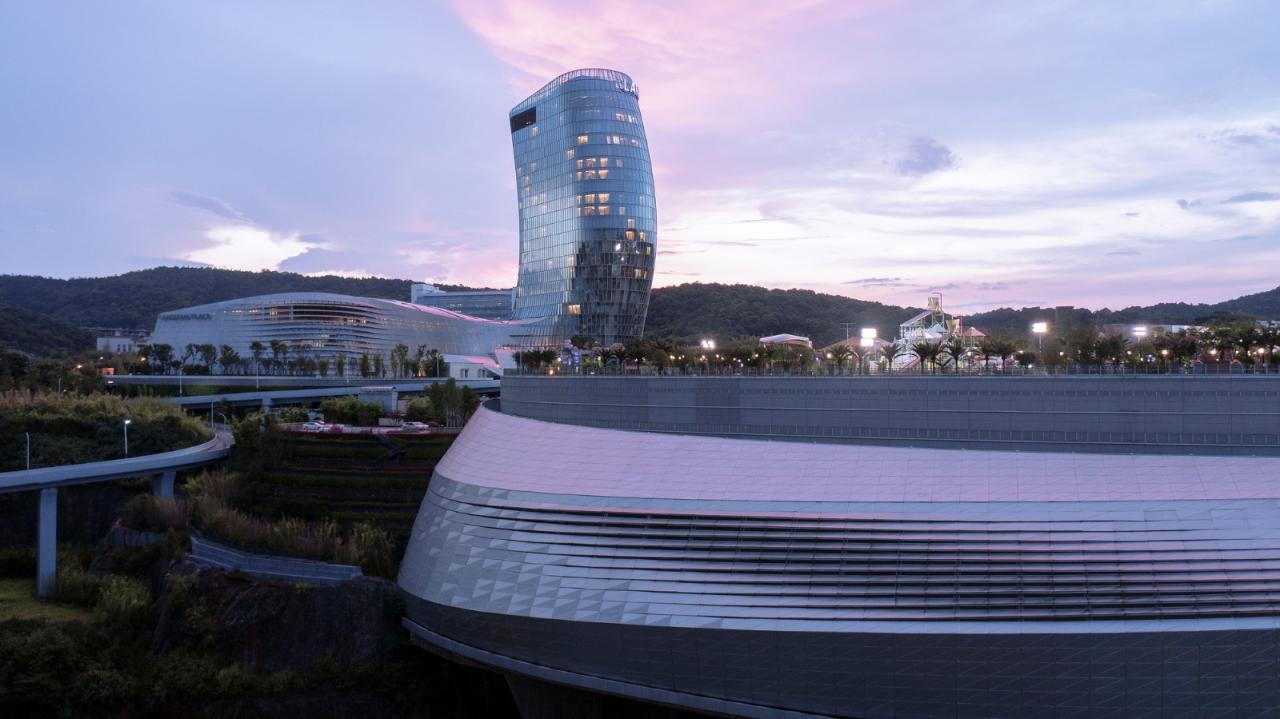 BIM建筑|长沙大王山朗豪酒店 / 蓝天组