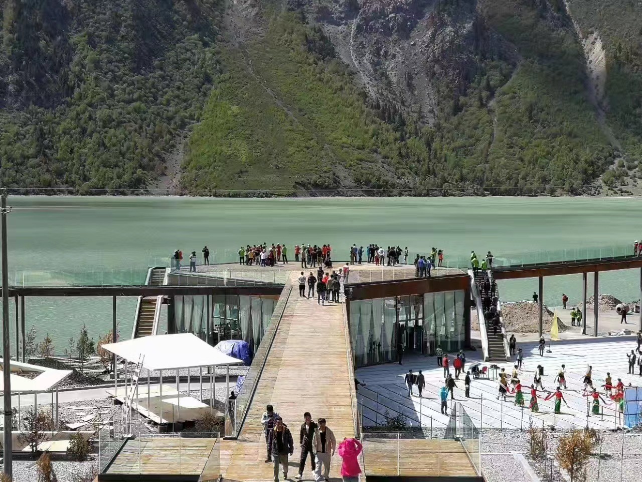 BIM建筑|高寒高海拔地区的当代建筑实践 / 小隐建筑