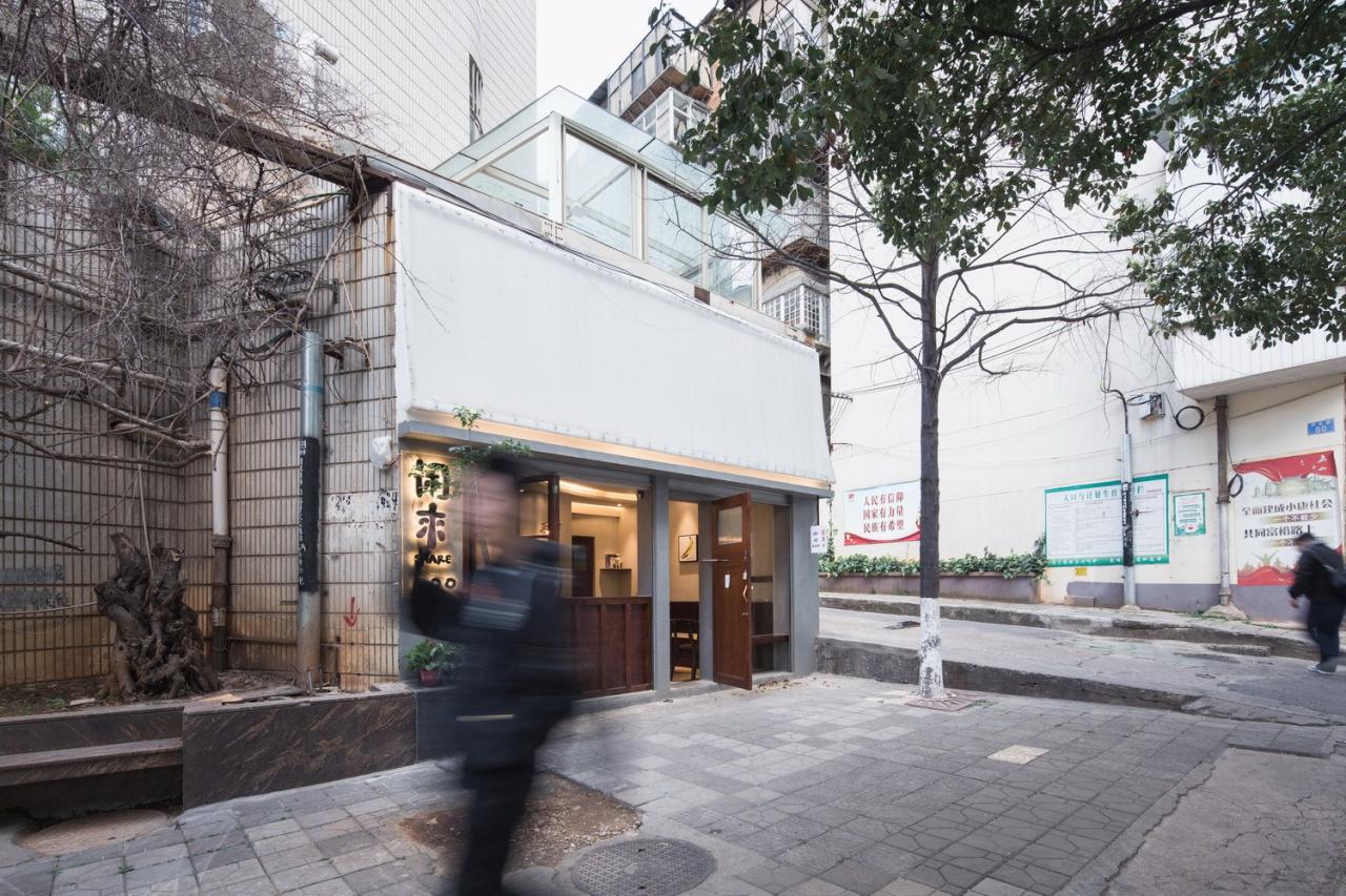 BIM建筑|为城市角落留一盏灯 闲来咖啡 / 素造建筑