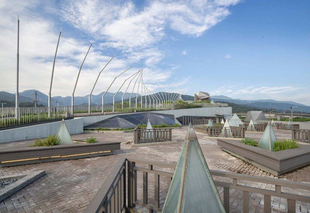 BIM建筑|苏澳高速公路休息区及服务区 / 翁祖模建筑师事务所