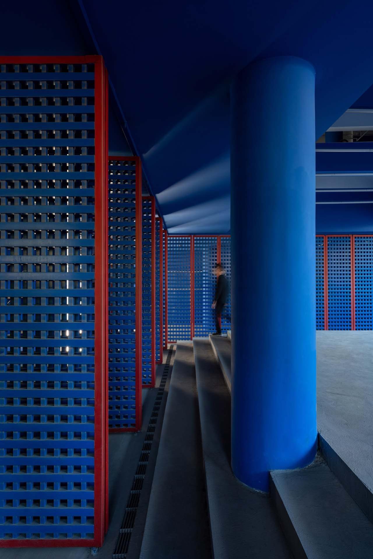 BIM建筑|深圳蓝白艺术院校 / 万社设计