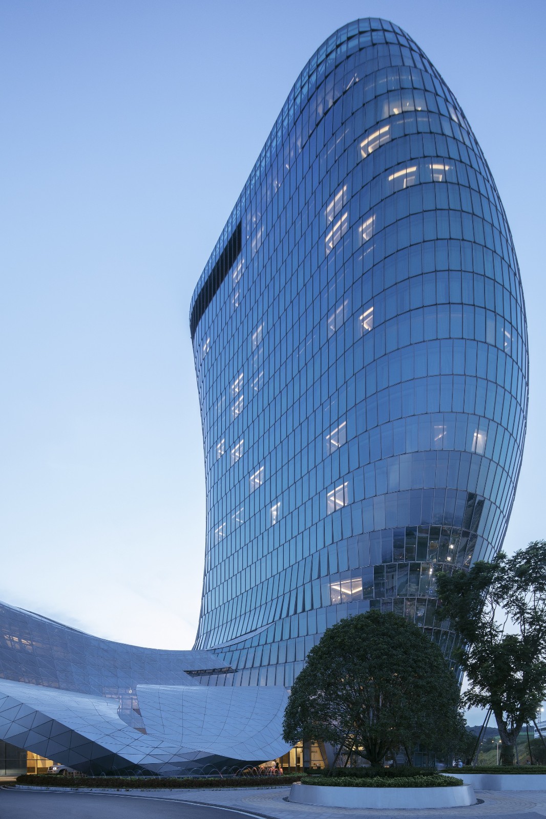 BIM建筑|长沙大王山朗豪酒店 / 蓝天组