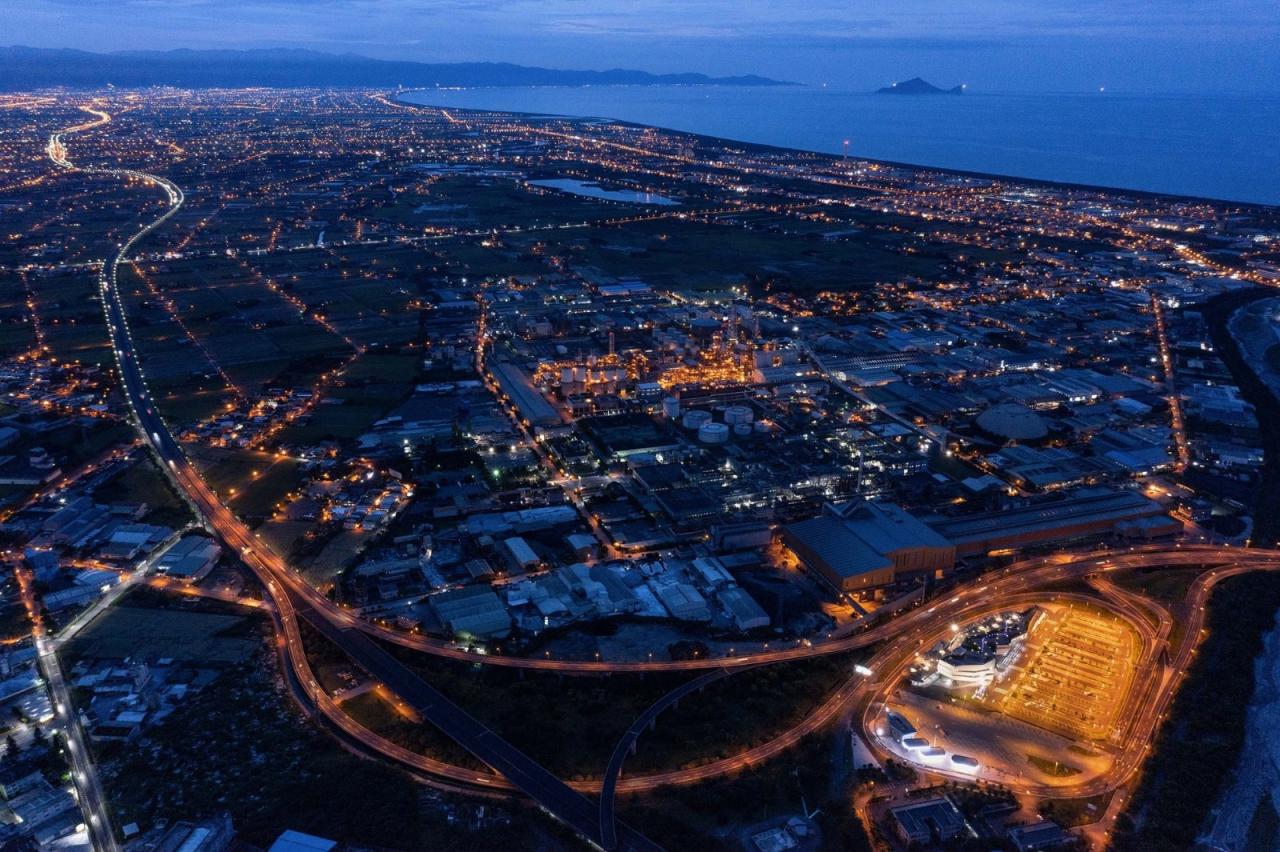 BIM建筑|苏澳高速公路休息区及服务区 / 翁祖模建筑师事务所