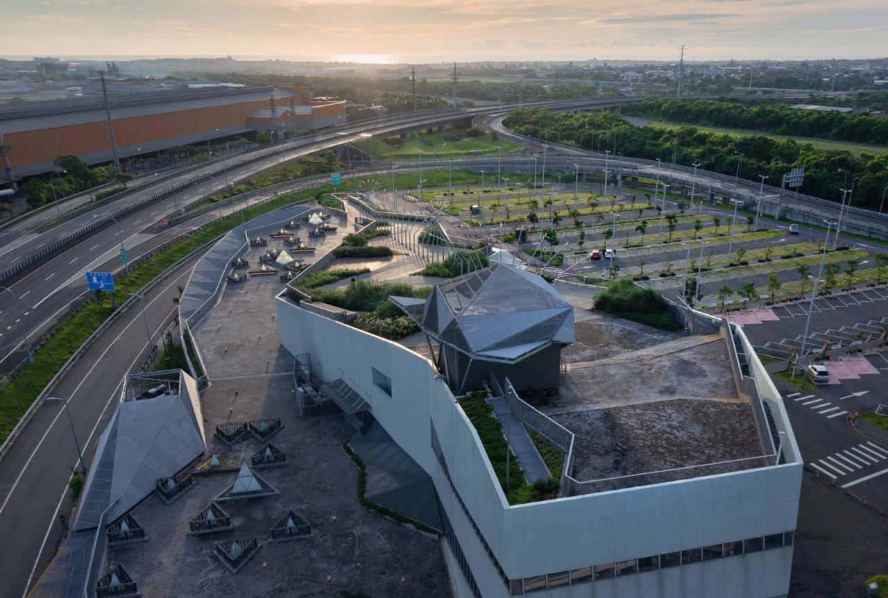 BIM建筑|苏澳高速公路休息区及服务区 / 翁祖模建筑师事务所