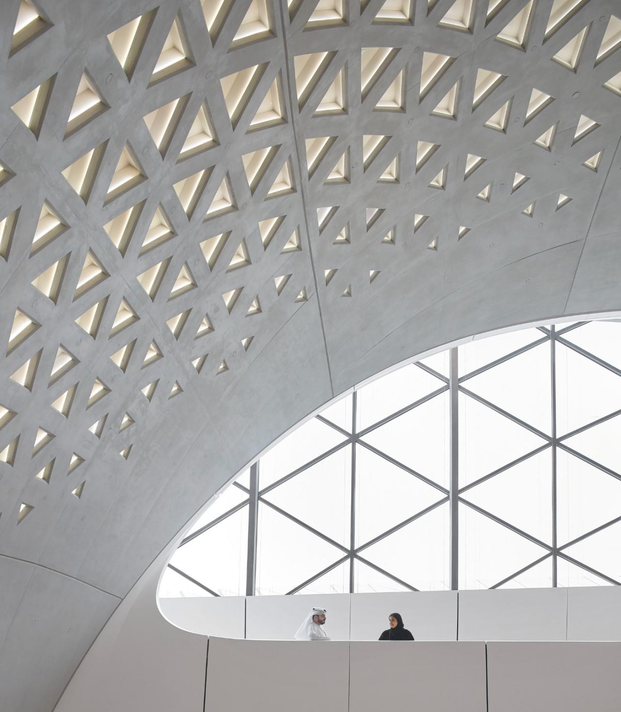 BIM建筑|漠中‘沙丘’，BEEAH 总部大楼 / 扎哈·哈迪德事务所