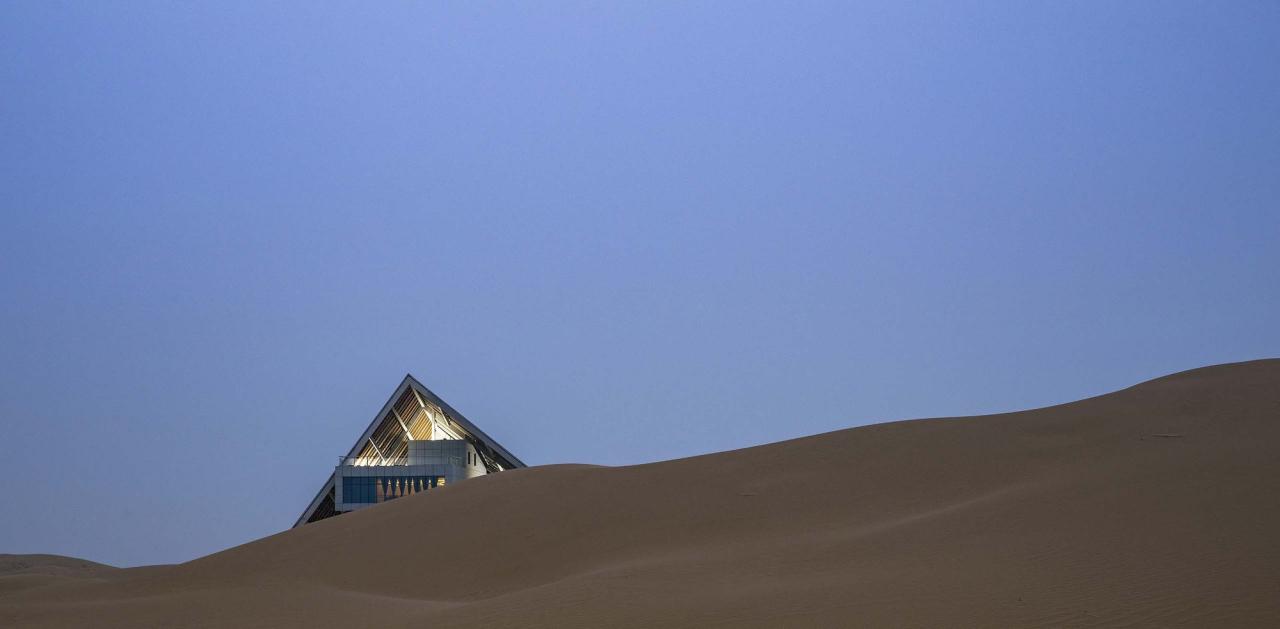 BIM建筑|大漠星河营地接待中心 / 三文建筑