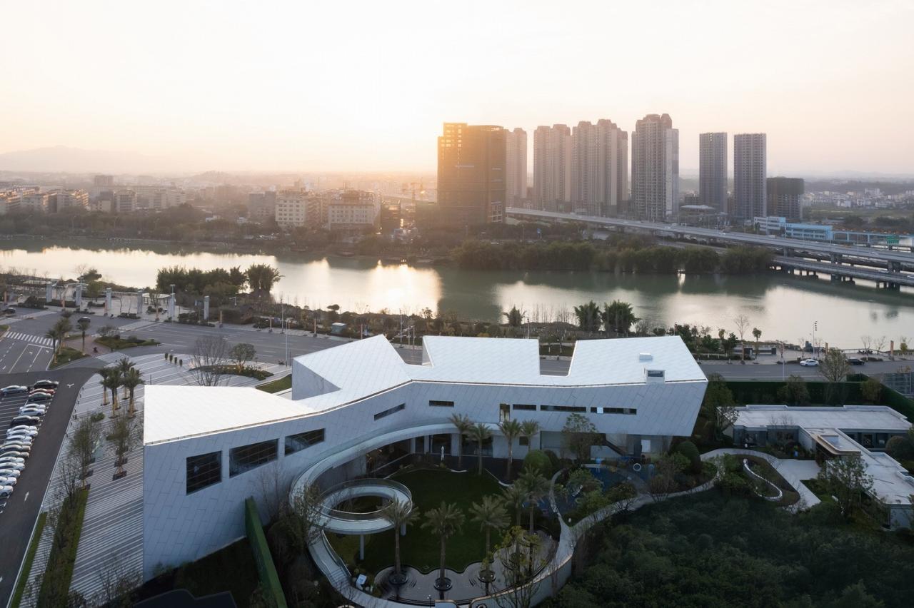 BIM建筑|赣州锦润 ▪ 滨江云宸展示中心 / 成执设计