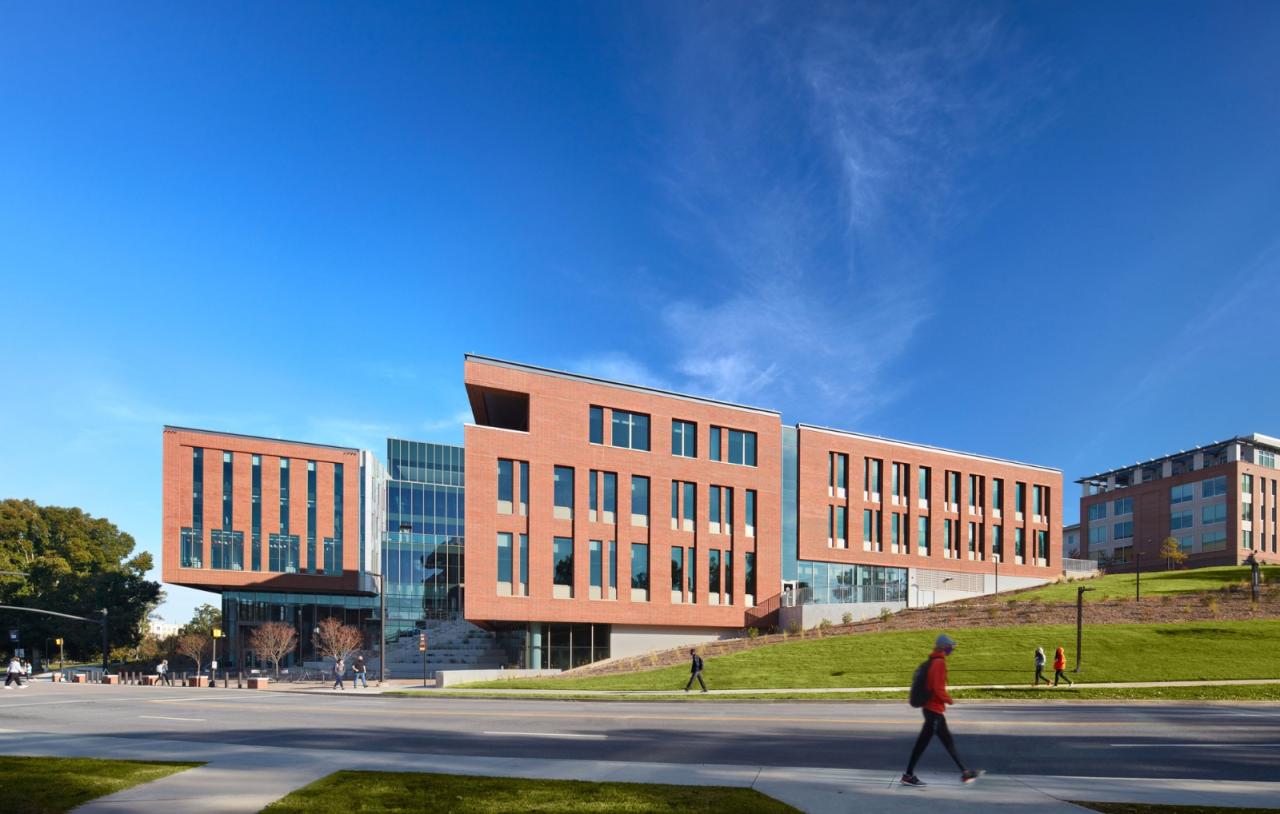 BIM建筑|Wilbur O. & Ann Powers 商学院 / LMN Architects