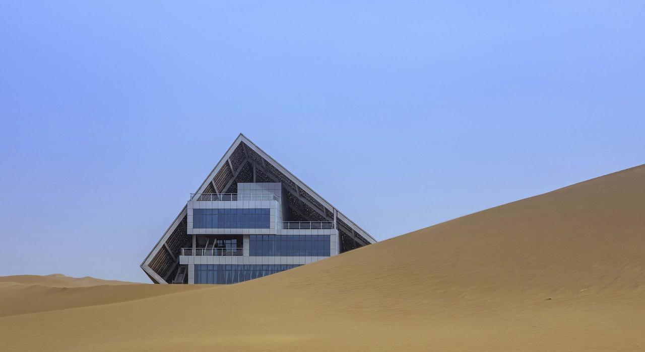 BIM建筑|大漠星河营地接待中心 / 三文建筑