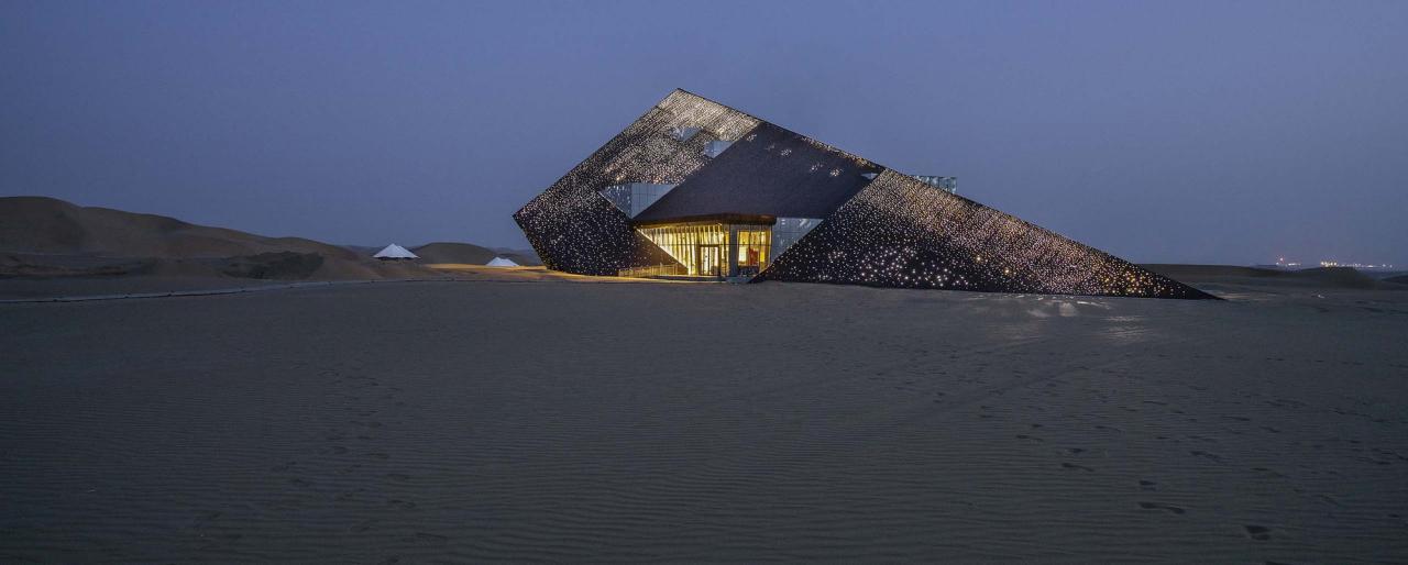 BIM建筑|大漠星河营地接待中心 / 三文建筑