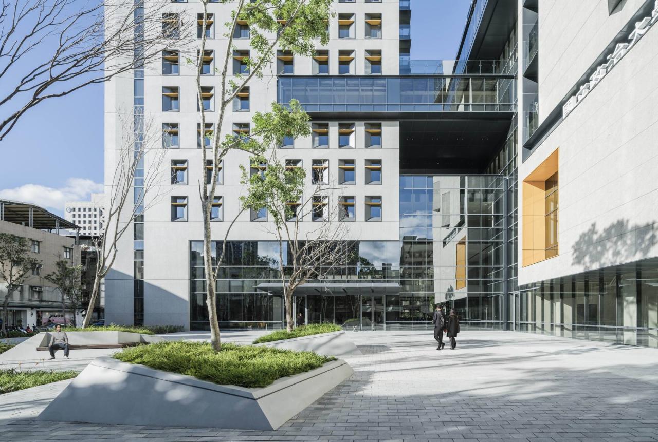 BIM建筑|政治大学公共行政及企业管理教育中心 / 潘冀联合建筑师事务所