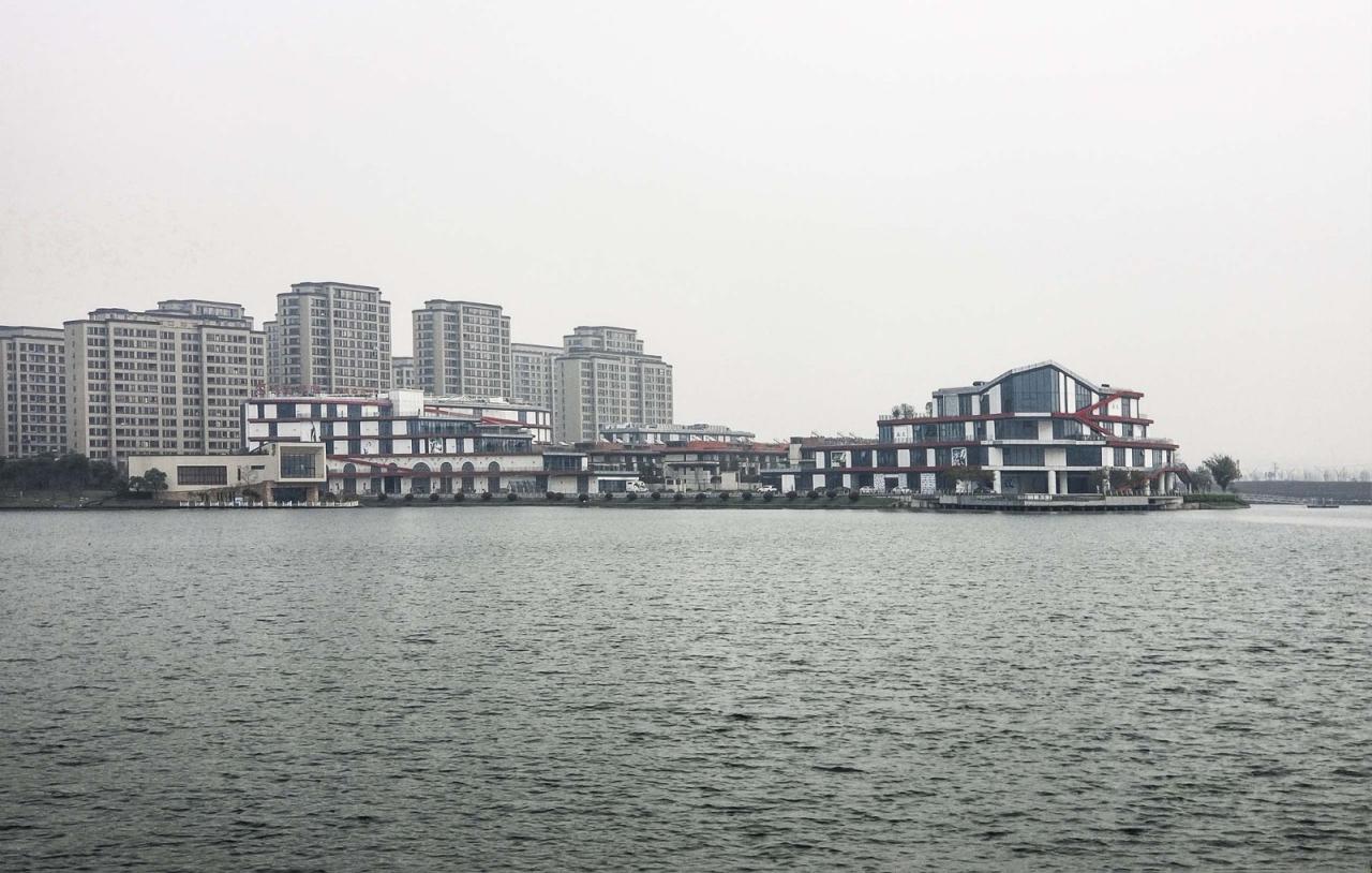 BIM建筑|漫游白色切片，上海之鱼 / 同济原作设计工作室