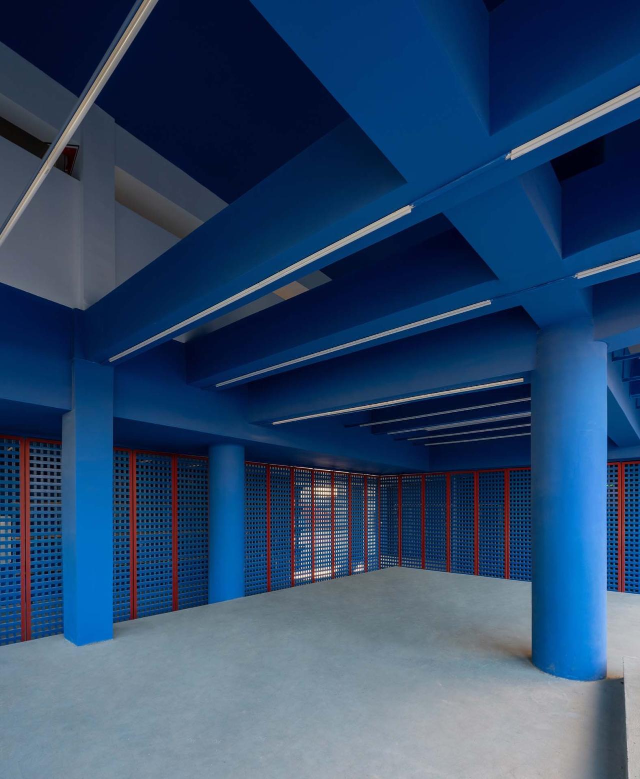 BIM建筑|深圳蓝白艺术院校 / 万社设计