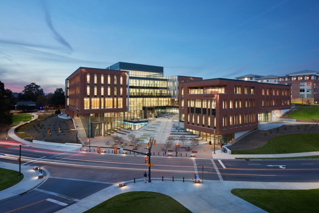 BIM建筑|Wilbur O. & Ann Powers 商学院 / LMN Architects