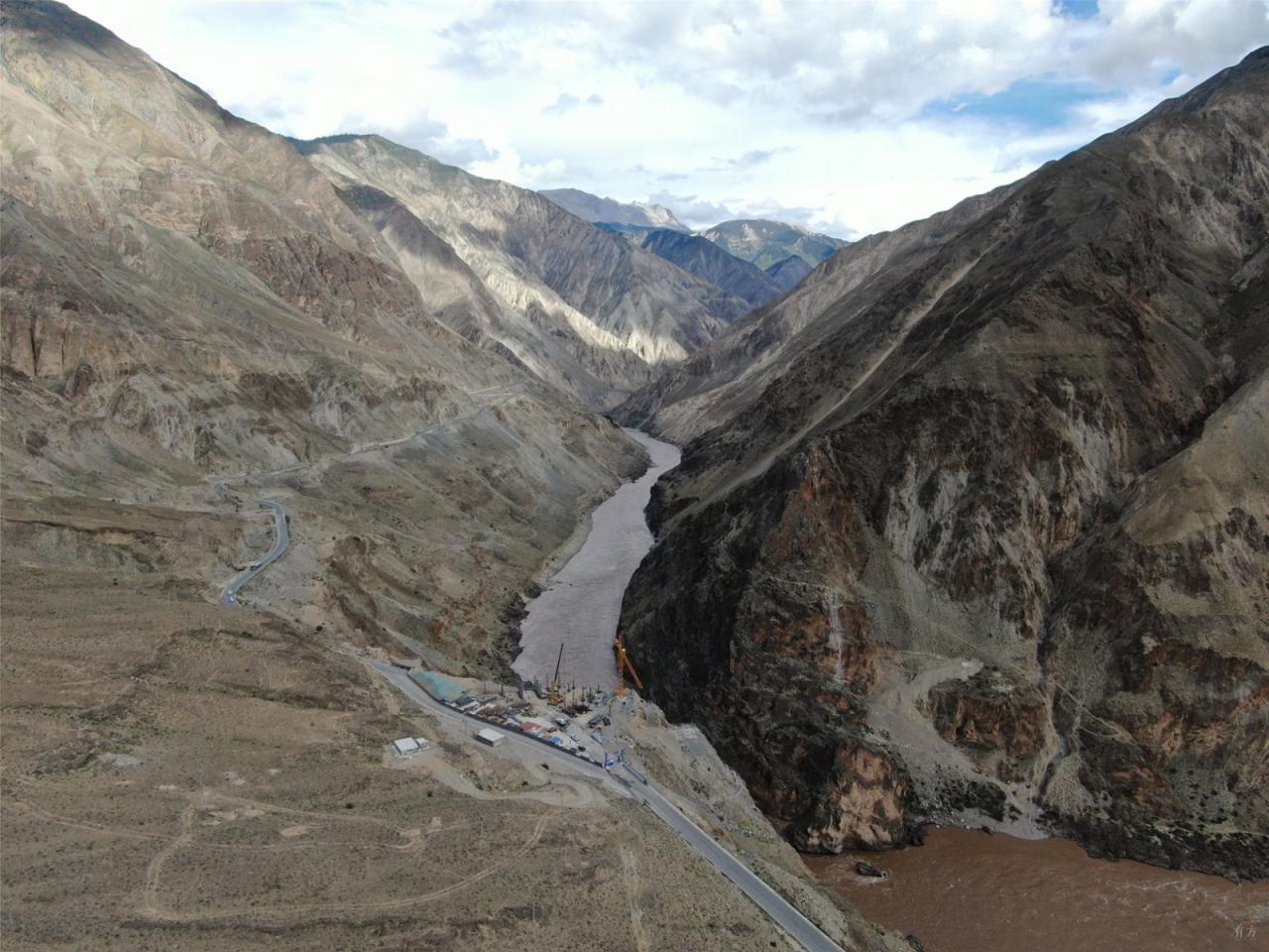 BIM建筑|高寒高海拔地区的当代建筑实践 / 小隐建筑