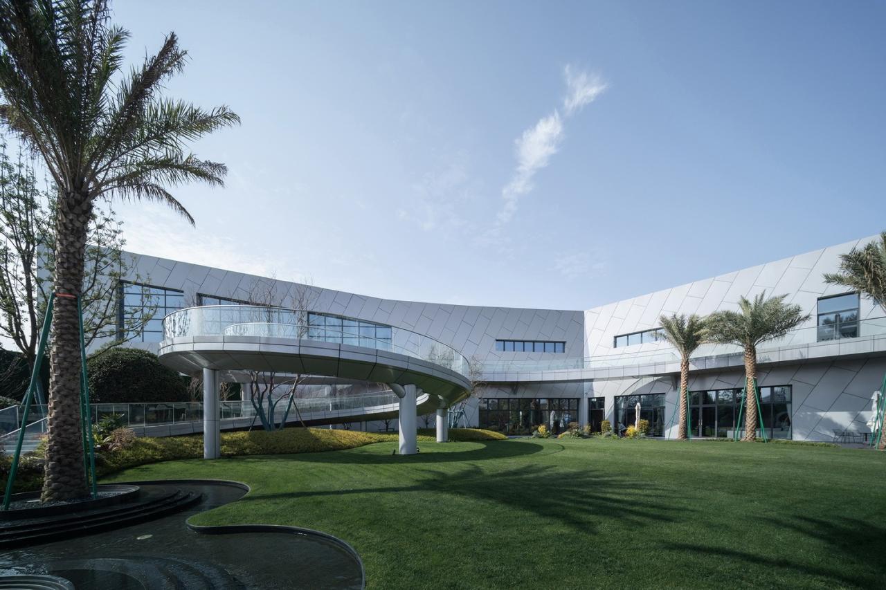 BIM建筑|赣州锦润 ▪ 滨江云宸展示中心 / 成执设计