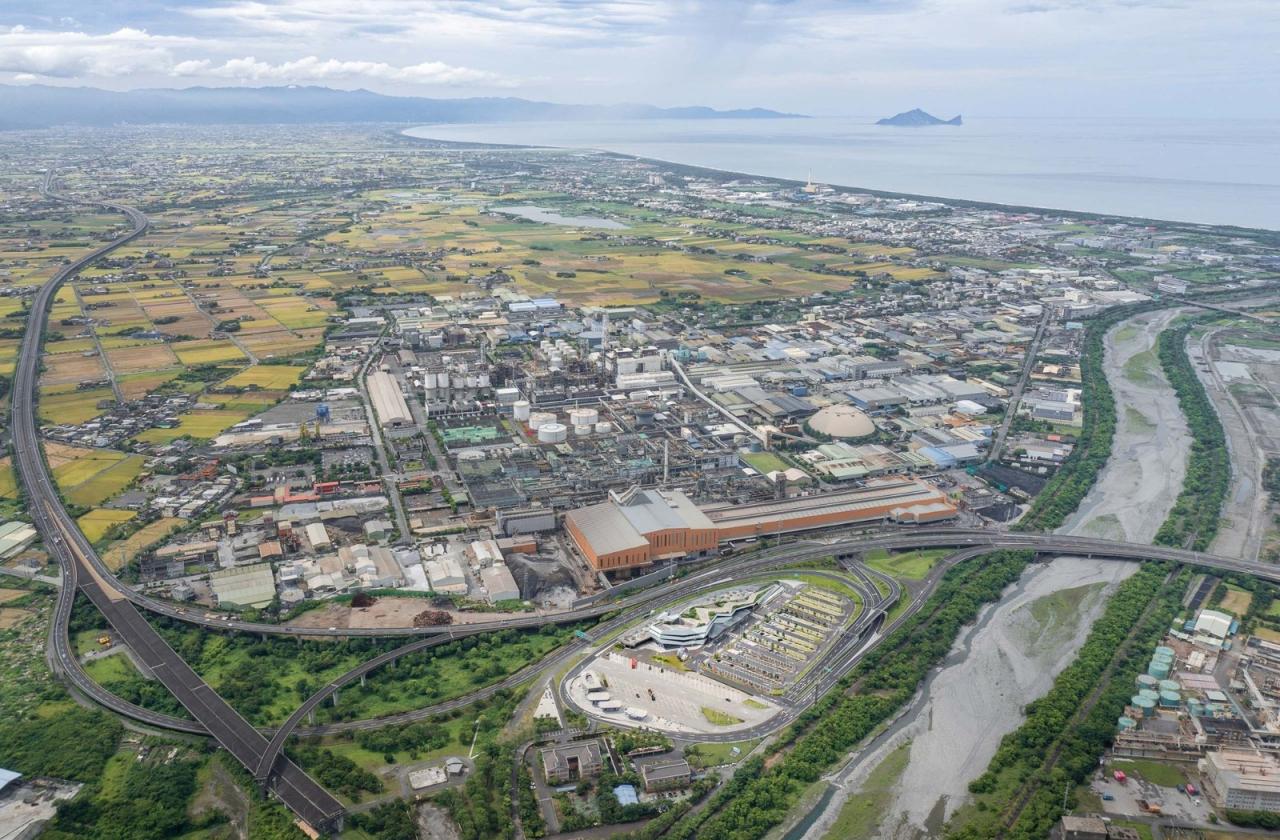 BIM建筑|苏澳高速公路休息区及服务区 / 翁祖模建筑师事务所