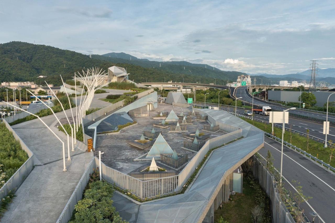 BIM建筑|苏澳高速公路休息区及服务区 / 翁祖模建筑师事务所