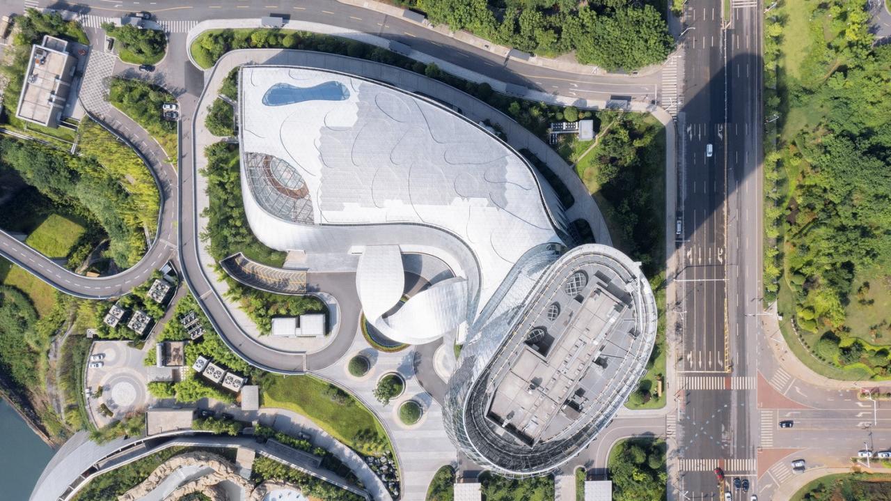 BIM建筑|长沙大王山朗豪酒店 / 蓝天组