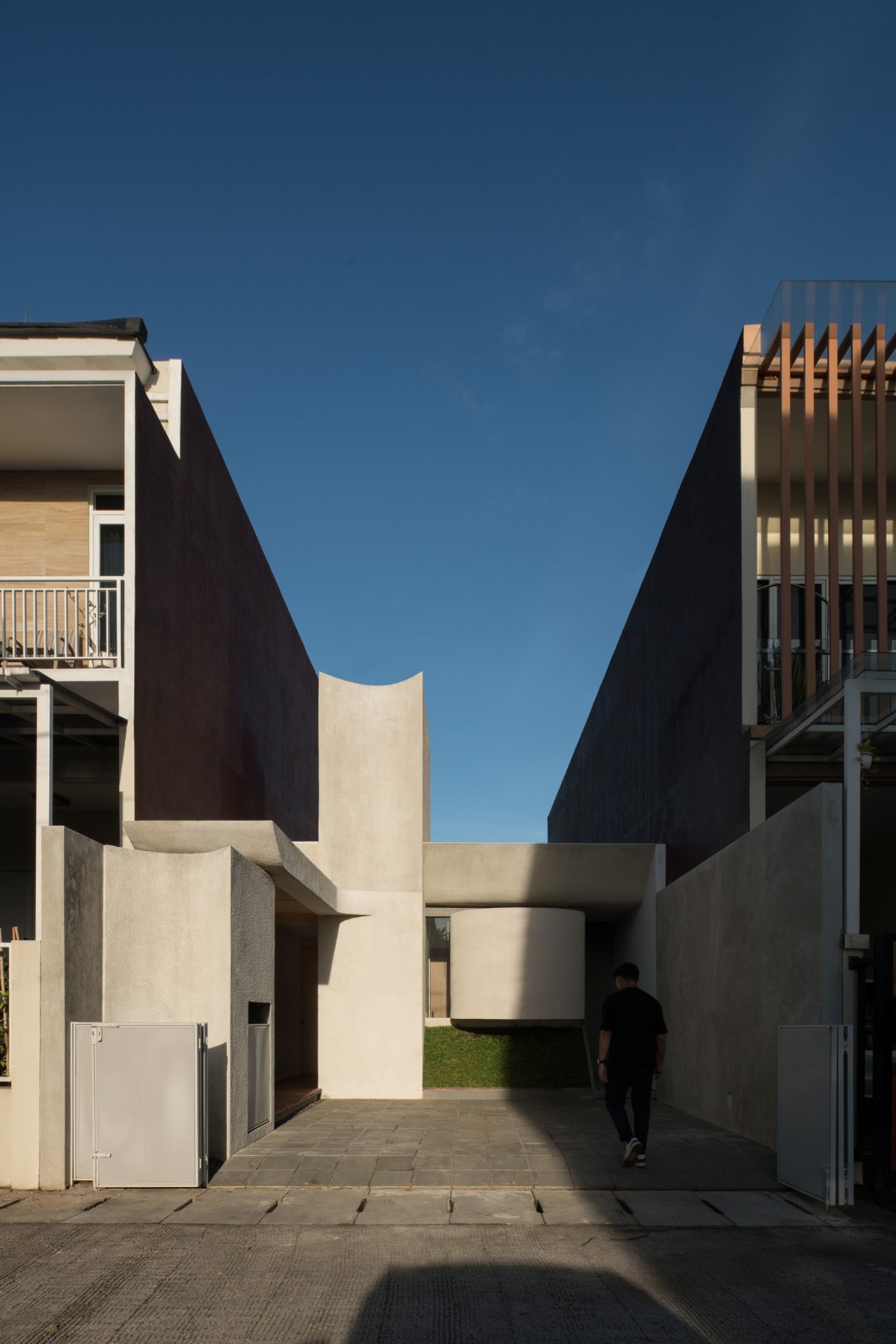 BIM建筑|狭长地形下的独立住宅：YD 住宅 / Isso Architects