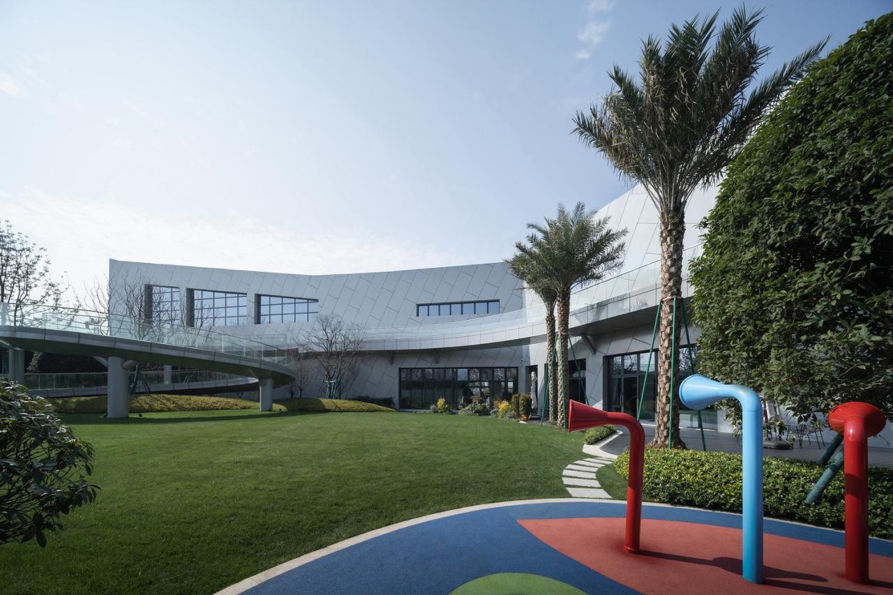 BIM建筑|赣州锦润 ▪ 滨江云宸展示中心 / 成执设计