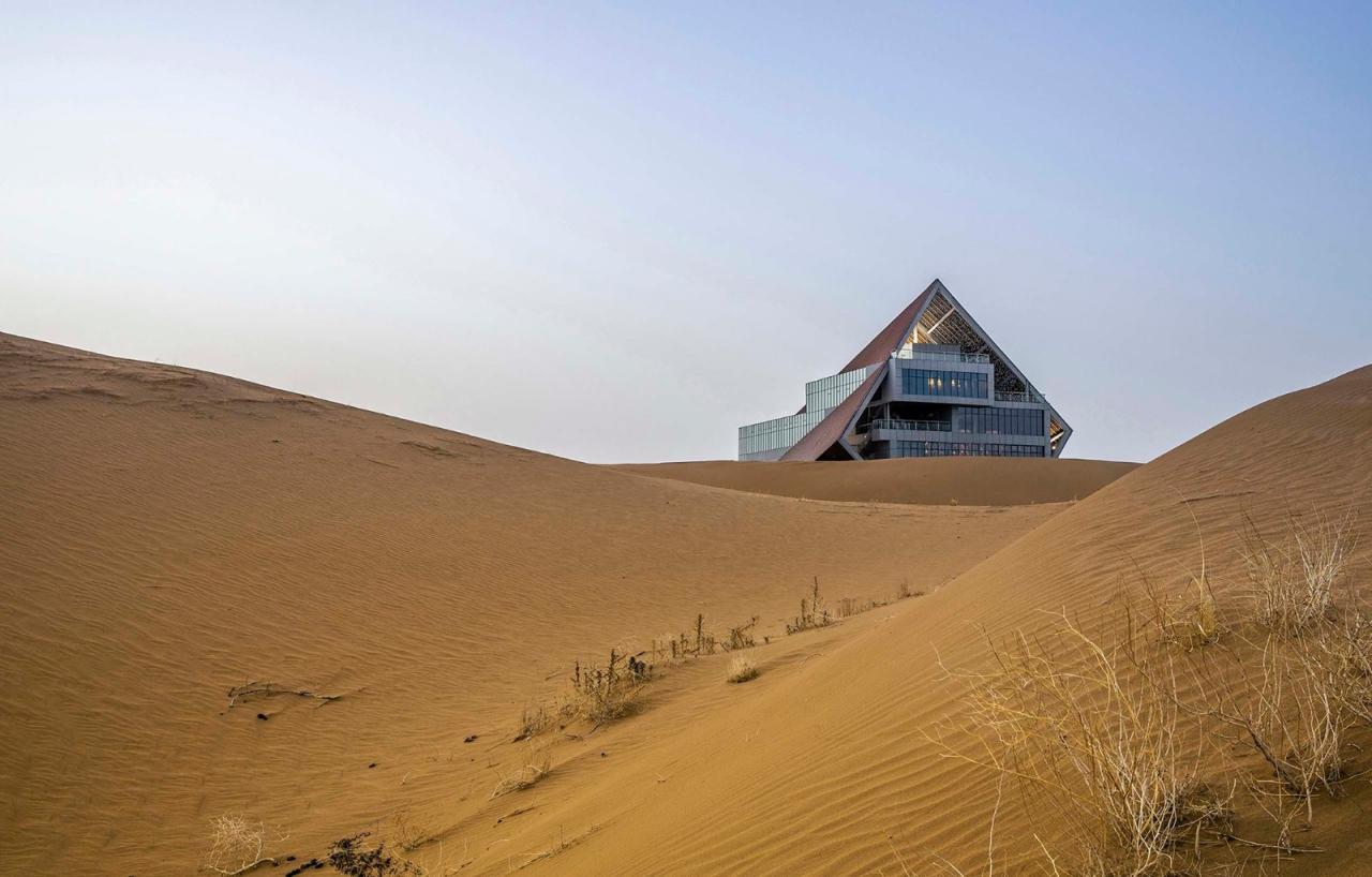 BIM建筑|大漠星河营地接待中心 / 三文建筑