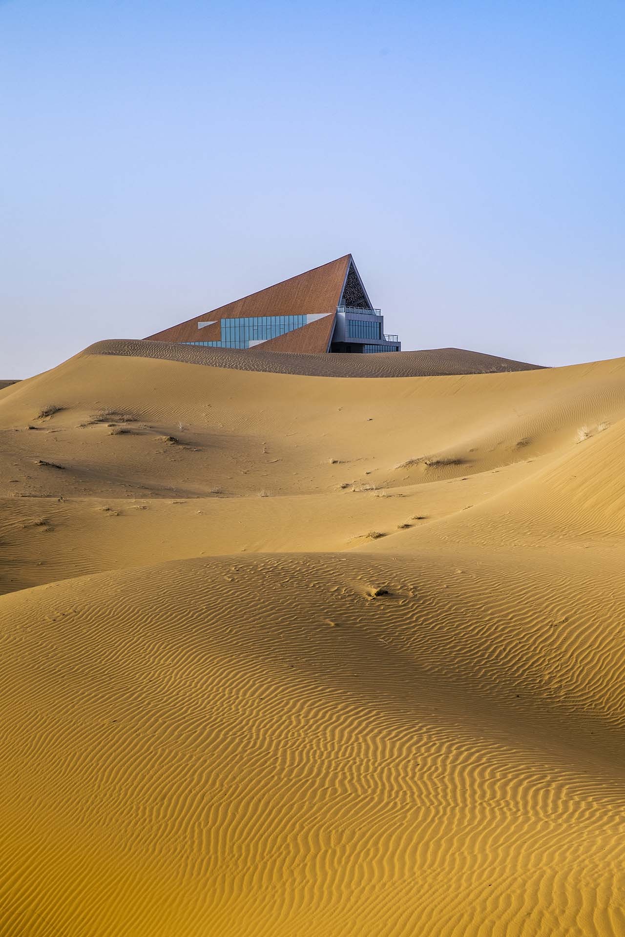 BIM建筑|大漠星河营地接待中心 / 三文建筑