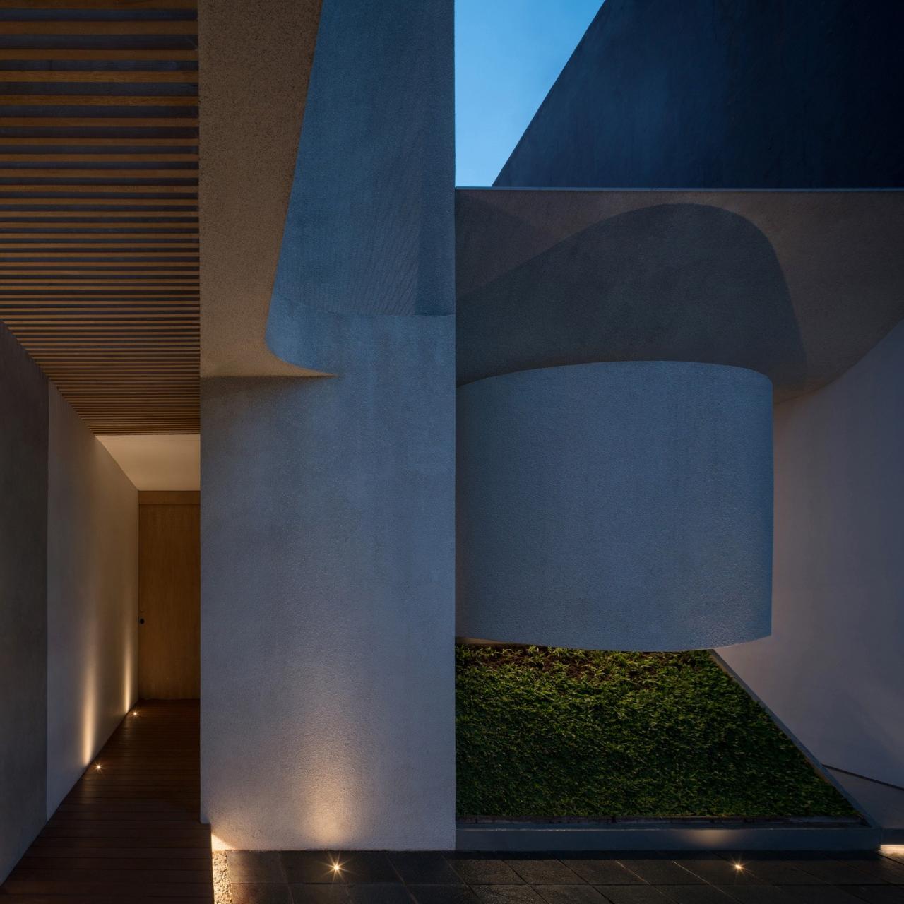 BIM建筑|狭长地形下的独立住宅：YD 住宅 / Isso Architects