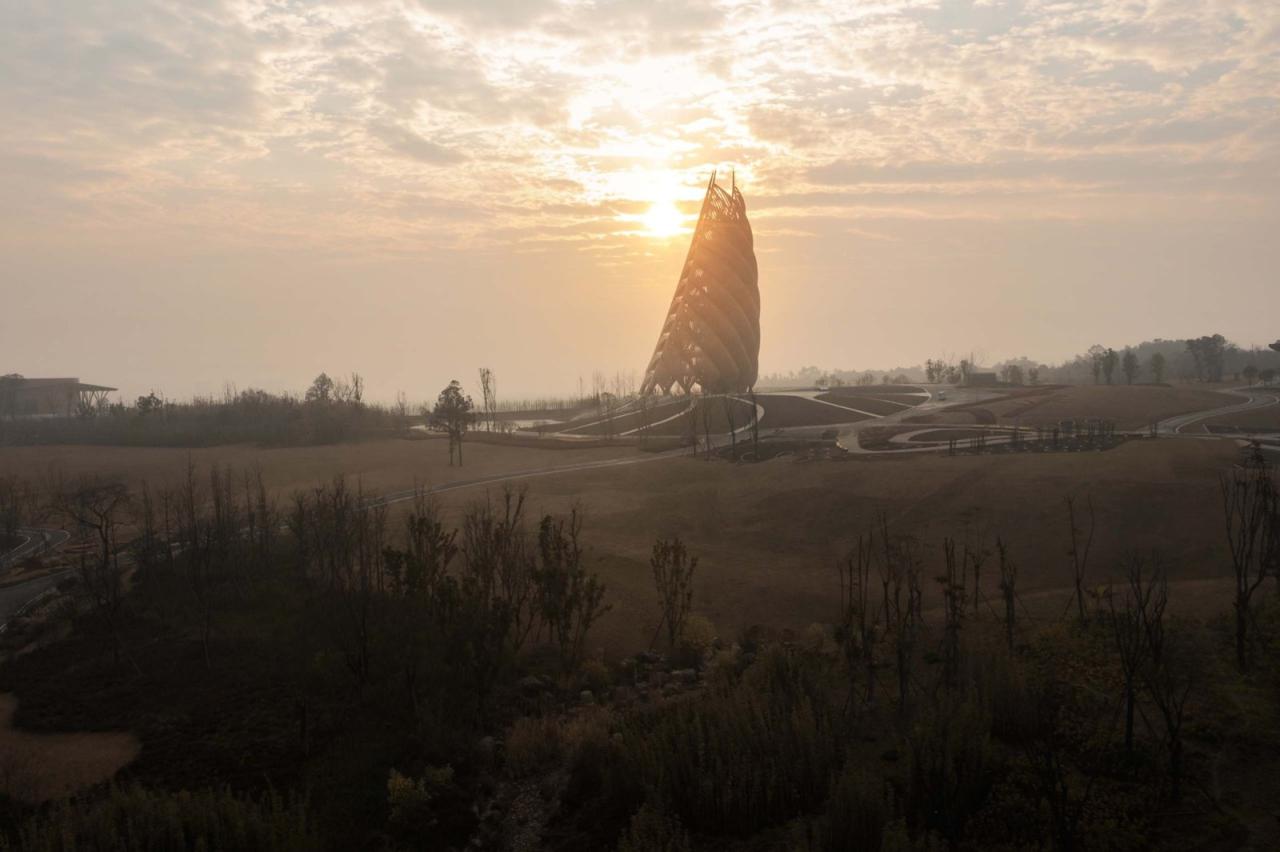 BIM建筑|成都熊猫基地熊猫塔，机械‘竹笋’ / UDG.零号工作室