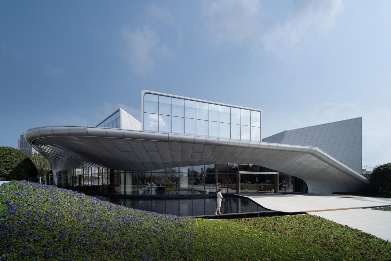 BIM建筑|赣州锦润 ▪ 滨江云宸展示中心 / 成执设计